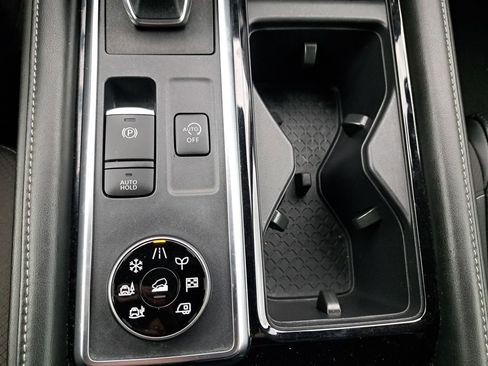 Used 2023 Nissan Pathfinder SL image 25