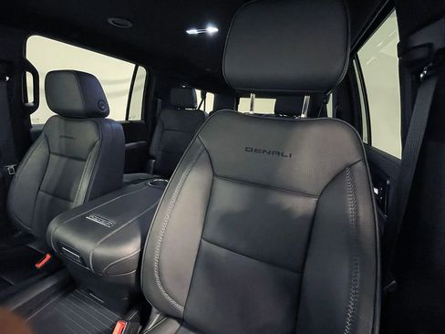 Used 2025 GMC Yukon XL Denali image 22