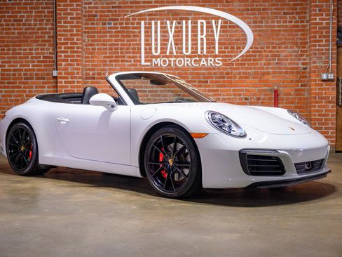 Used 2017 Porsche 911 Carrera S RWD image 2