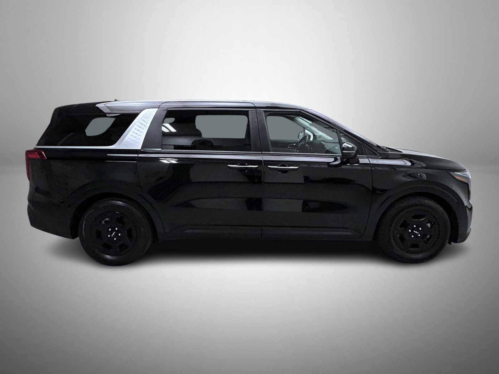 Used 2025 Kia Carnival FWD image 4