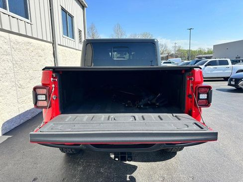 Used 2021 Jeep Gladiator Rubicon AWD/4WD image 6