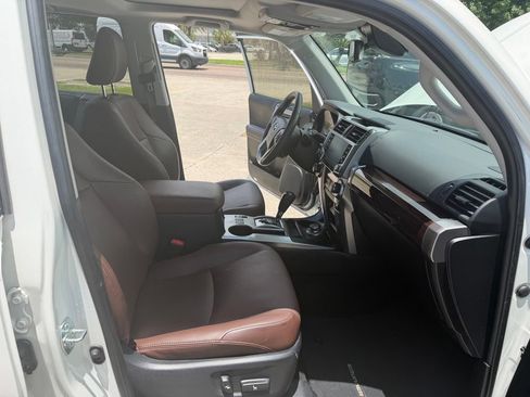 Used 2022 Toyota 4Runner Limited AWD/4WD image 16