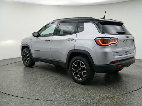 Used 2025 Jeep Compass Trailhawk AWD/4WD image 6