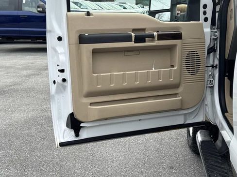 Used 2009 Ford F250 Lariat image 13