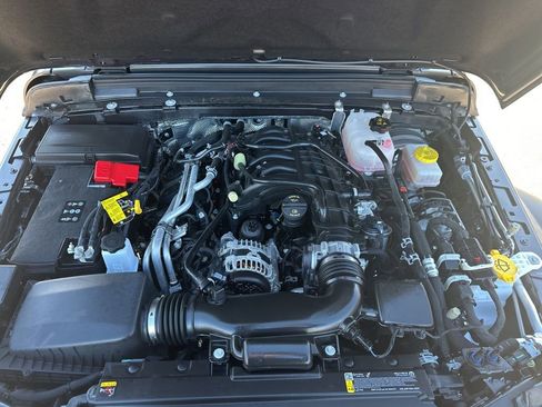 Used 2025 Jeep Wrangler Sport S image 26