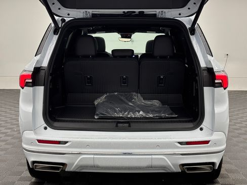 New 2027 Buick Enclave Avenir w/ LPO, Floor Liner Package AWD/4WD image 13