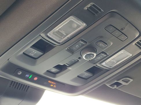 Used 2023 Chevrolet Suburban High Country w/ Advanced Technology Package image 24