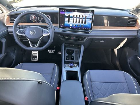 New 2026 Volkswagen Tiguan SEL R-Line AWD/4WD image 11