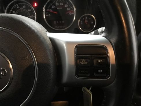 Used 2015 Jeep Wrangler Unlimited Rubicon AWD/4WD image 25