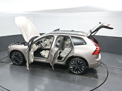 New 2026 Volvo XC60 B5 Ultra w/ Protection Package Premier image 50
