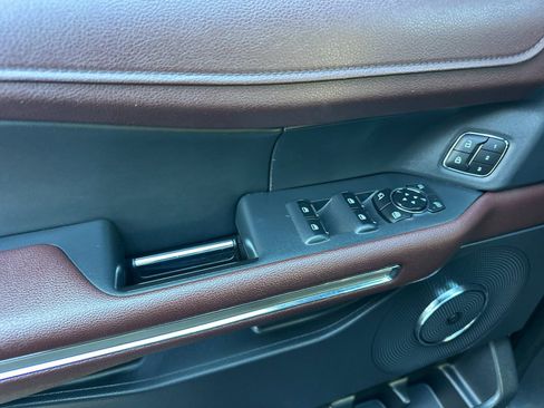 Used 2024 Ford Expedition Max Limited image 11