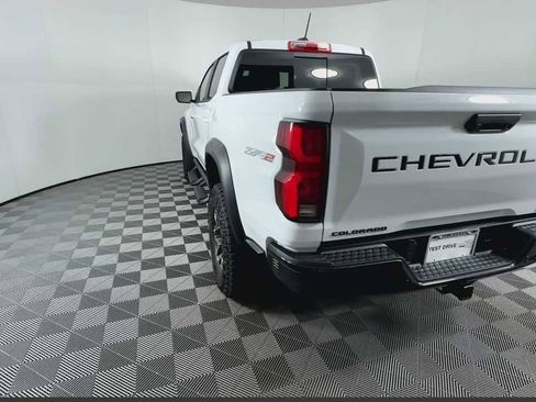 Certified 2026 Chevrolet Colorado ZR2 w/ Technology Package AWD/4WD image 7