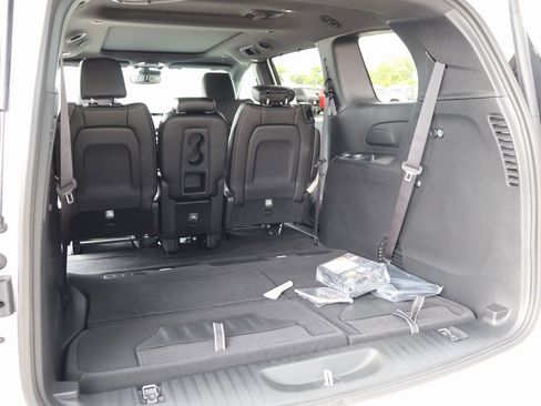 New 2026 Chrysler Pacifica Select image 15