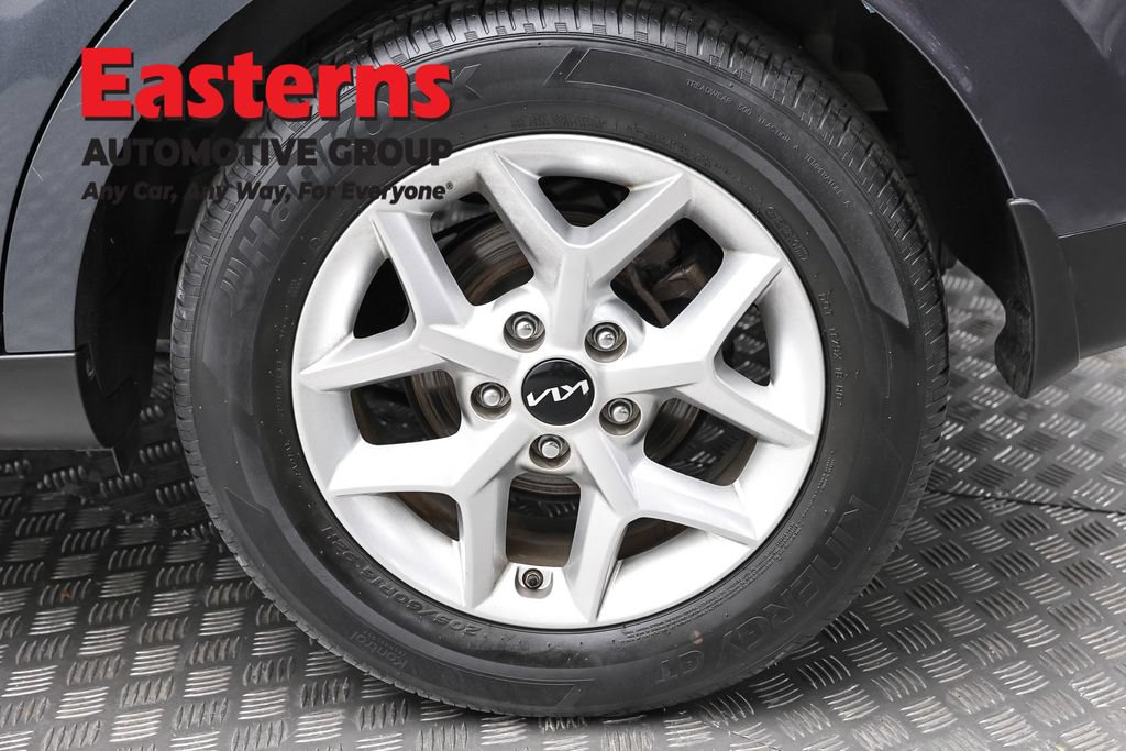 Used 2023 Kia Soul LX w/ LX Technology Package FWD image 9
