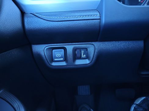 Used 2022 GMC Acadia SLT w/ Elevation Edition image 28