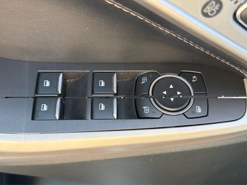 Used 2023 Ford Explorer Limited AWD/4WD image 16