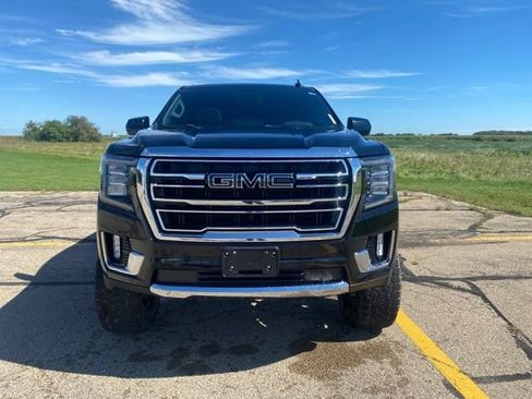 Used 2024 GMC Yukon XL SLT AWD/4WD image 6