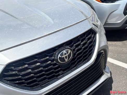 Used 2023 Toyota Highlander XSE image 7