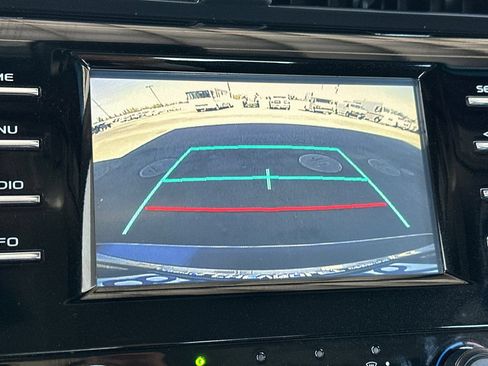 Used 2018 Toyota Camry LE FWD image 25