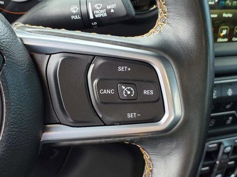 Used 2022 Jeep Gladiator Overland image 12