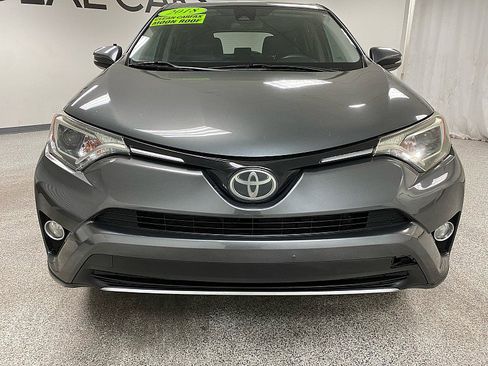 Used 2018 Toyota RAV4 XLE w/ Carpet Mat Package image 2