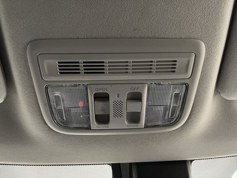 Used 2021 Honda HR-V EX-L image 9