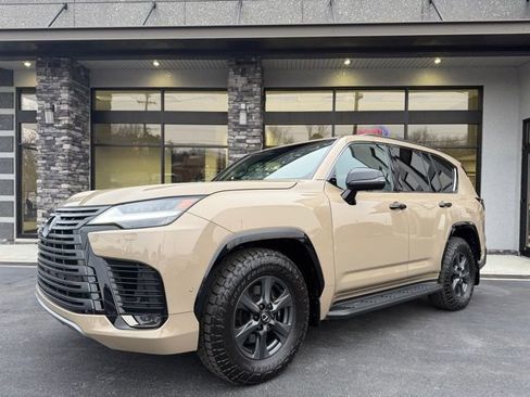 Used 2025 Lexus LX 700h Overtrail image 27