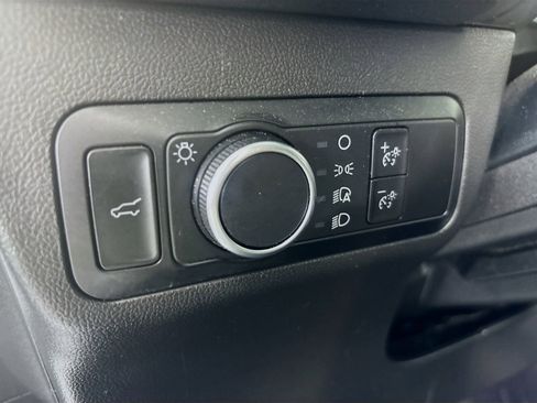 Used 2022 Ford Escape SE w/ SE Sport Appearance Package FWD image 10