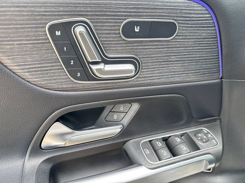 Used 2023 Mercedes-Benz GLB 250 4MATIC image 16