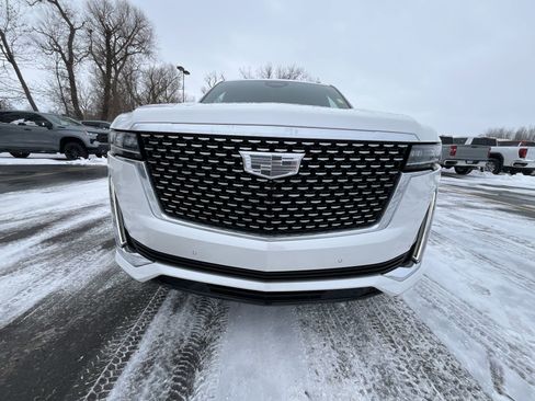 Used 2023 Cadillac Escalade ESV Premium Luxury w/ LPO, Radiant Package image 16