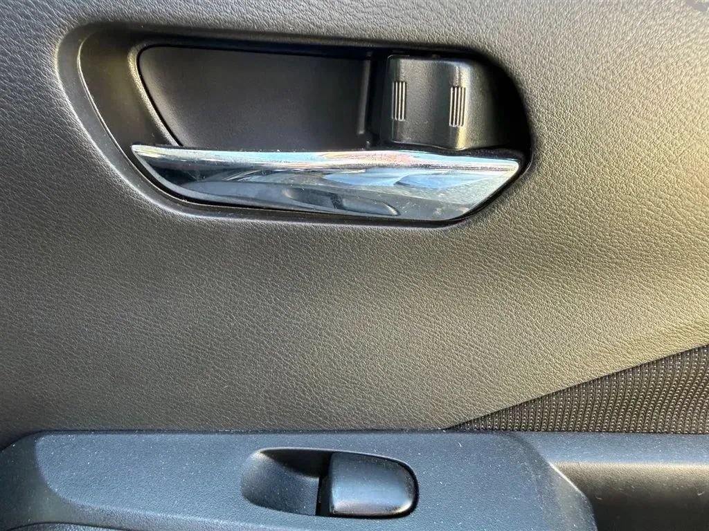 Used 2021 Nissan Kicks SV FWD image 29