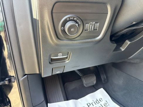 Used 2023 Jeep Grand Cherokee Limited AWD/4WD image 13