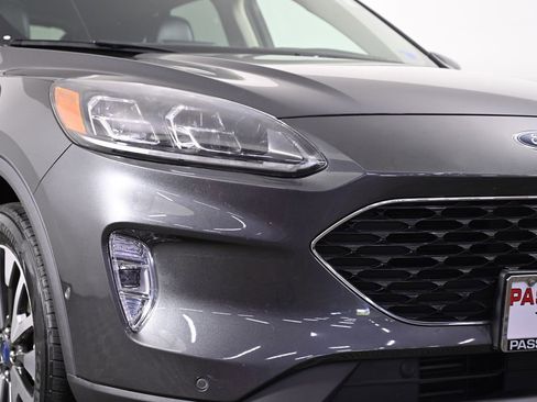 Used 2020 Ford Escape Titanium AWD/4WD image 5
