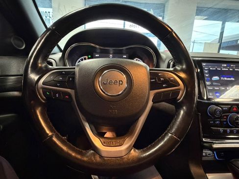 Used 2021 Jeep Grand Cherokee Laredo X image 44