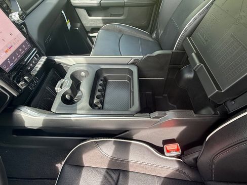 New 2026 RAM 3500 Laramie AWD/4WD image 33