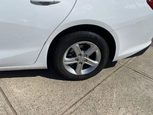 Used 2023 Chevrolet Malibu LS image 9