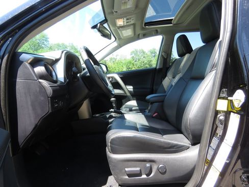 Used 2015 Toyota RAV4 Limited AWD/4WD image 10