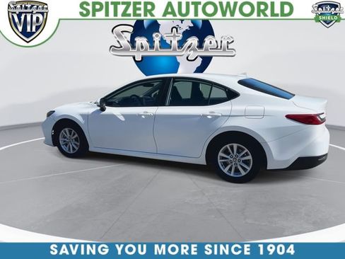 Used 2025 Toyota Camry LE image 7