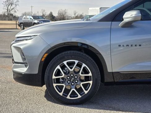 New 2025 Chevrolet Blazer RS w/ Driver Confidence II Package FWD image 5