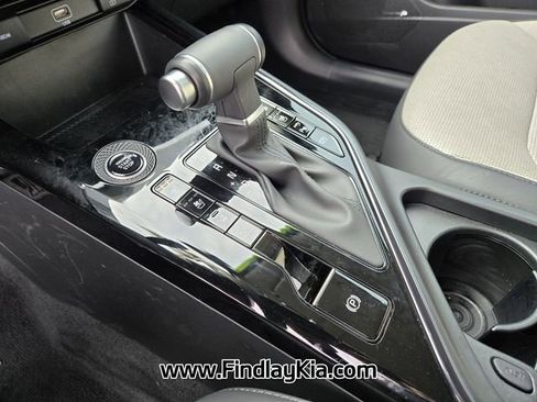 Certified 2025 Kia Niro SX image 27