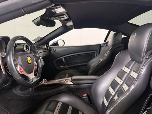 Used 2014 Ferrari California RWD image 23