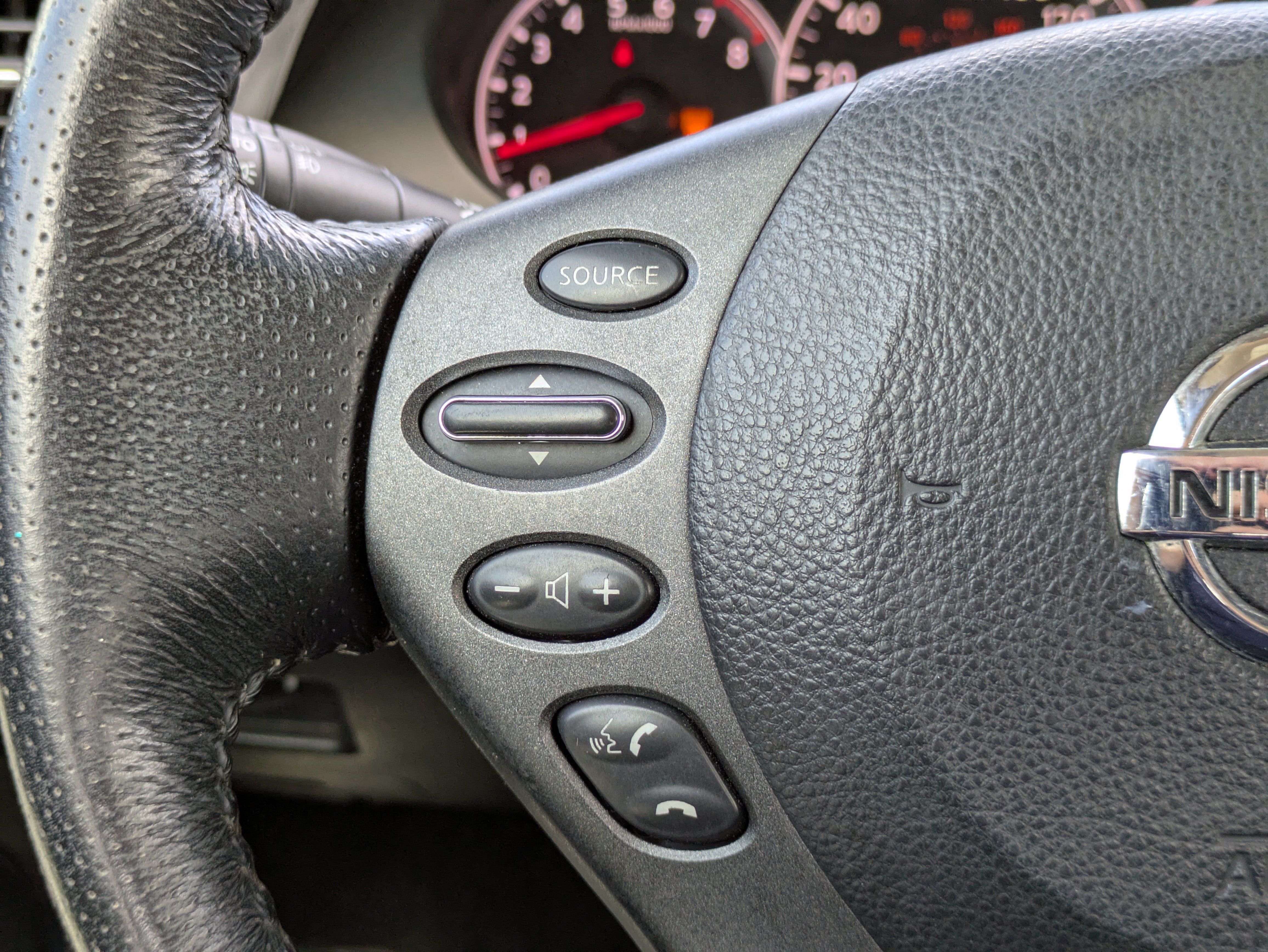 Used 2012 Nissan Altima 3.5 SR w/ 3.5SR Premium Pkg FWD image 23