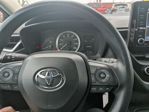 Certified 2022 Toyota Corolla LE image 18