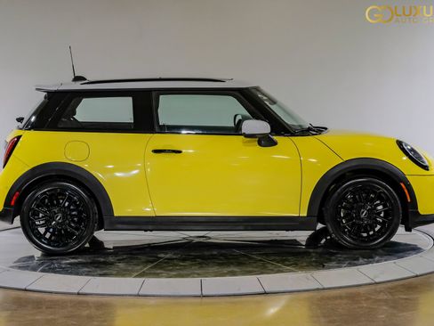 Used 2025 MINI Cooper S FWD image 8