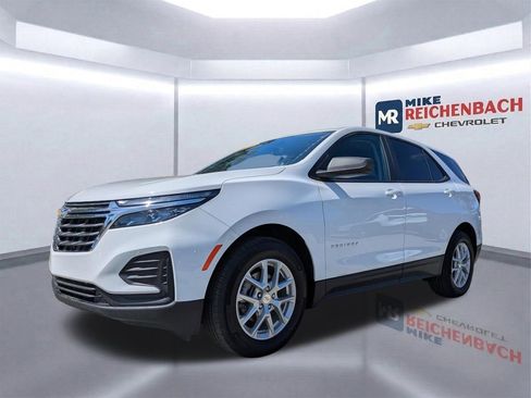 Used 2024 Chevrolet Equinox LS w/ LS Convenience Package image 8