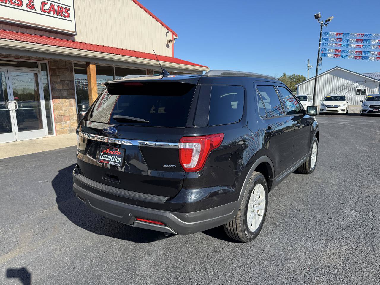 Used 2019 Ford Explorer XLT w/ Equipment Group 201A AWD/4WD image 4