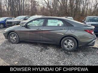 New 2026 Hyundai Elantra SE video 2