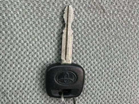 Used 2014 Toyota Sienna L FWD image 28