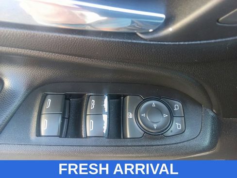 Used 2020 Chevrolet Equinox LT w/ Midnight Edition FWD image 18