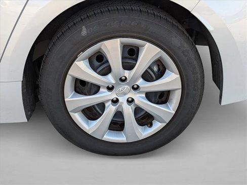 Used 2024 Toyota Corolla LE image 17